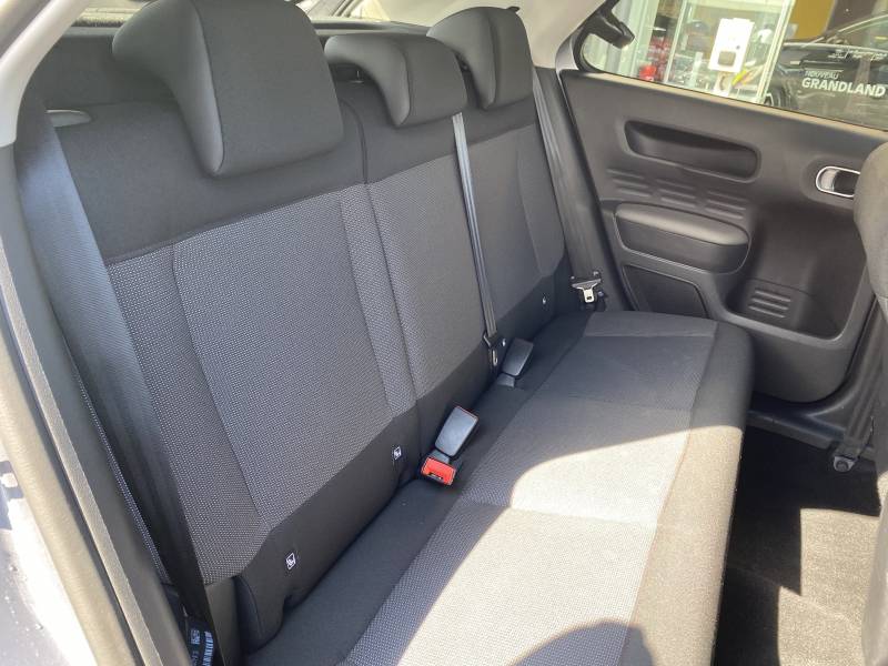 Citroën C4 cactus 1.2 essence d'occasion - Véhicule familial 130ch dans vos concessions Buquet Frères et Fils 76
