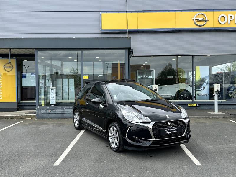 DS DS3 Cabrio So Chic 1.2 essence 82ch d'occasion - Véhicule citadin 3 portes dans vos concessions d'Yvetot 76 et de Fécamp 76