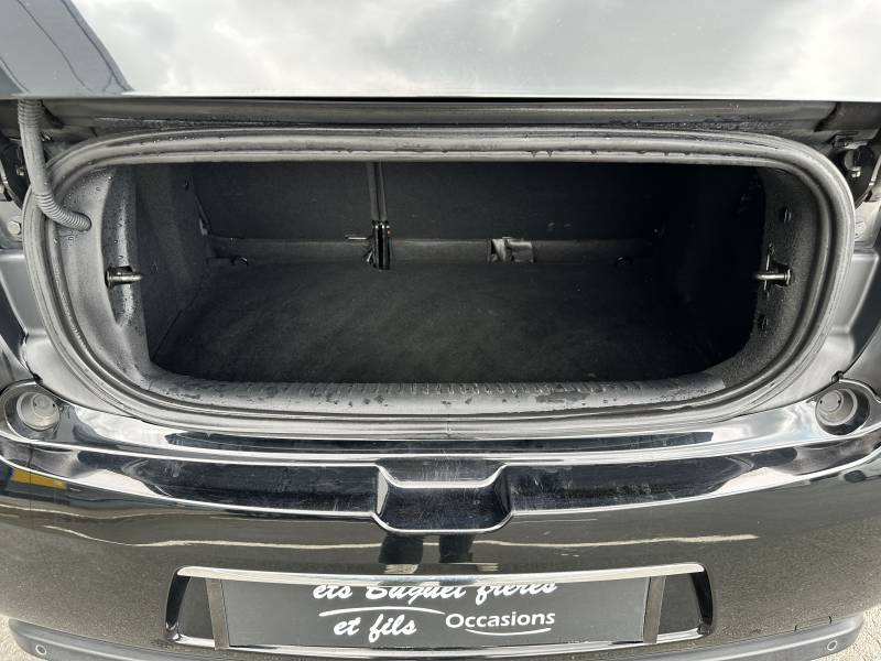 DS DS3 Cabrio So Chic 1.2 essence 82ch d'occasion - Véhicule citadin 3 portes dans vos concessions d'Yvetot 76 et de Fécamp 76