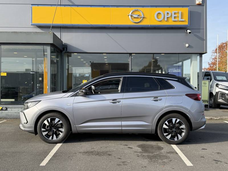 Opel Grandland Élégance Business Hybrid Rechargeable 225ch BVA8 - SUV hybride disponible d'occasion chez Opel à Fécamp 76