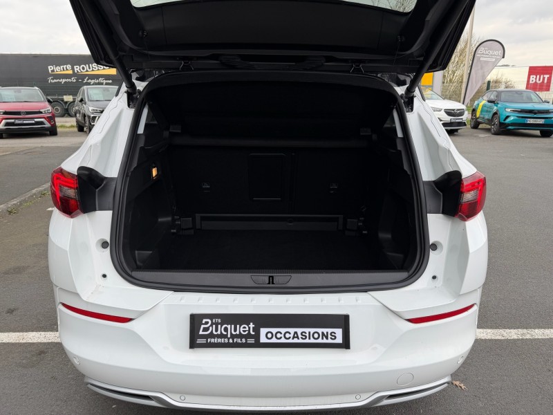 Opel Grandland Elegance Business 1.2 Turbo 130 BVA8 occasion à Fécamp et Yvetot SUV automatique garanti 12 mois