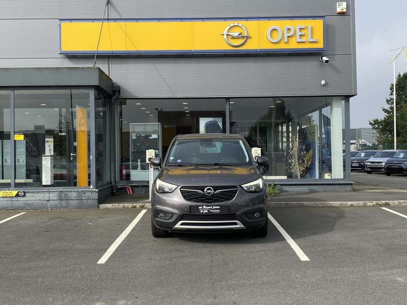 Opel Crossland X Innovation 1.2 Turbo 110ch - Véhicule d’occasion avec un attelage disponible immédiatement dans nos établissements Opel Buquet Frères et Fils