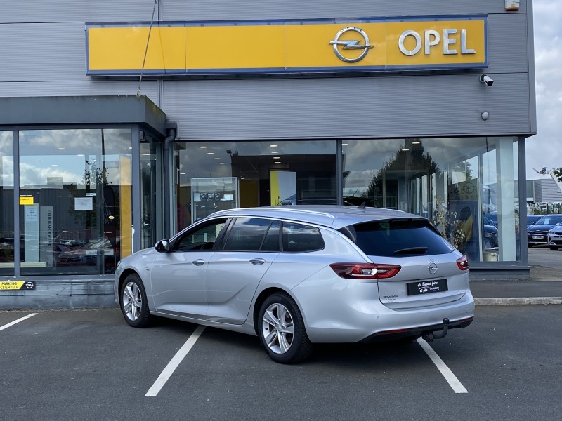 Opel Insignia Sports Tourer Élégance Business 1.6 CDTI 136ch BVA - Véhicule d’occasion avec attelage chez ETS Buquet Frères