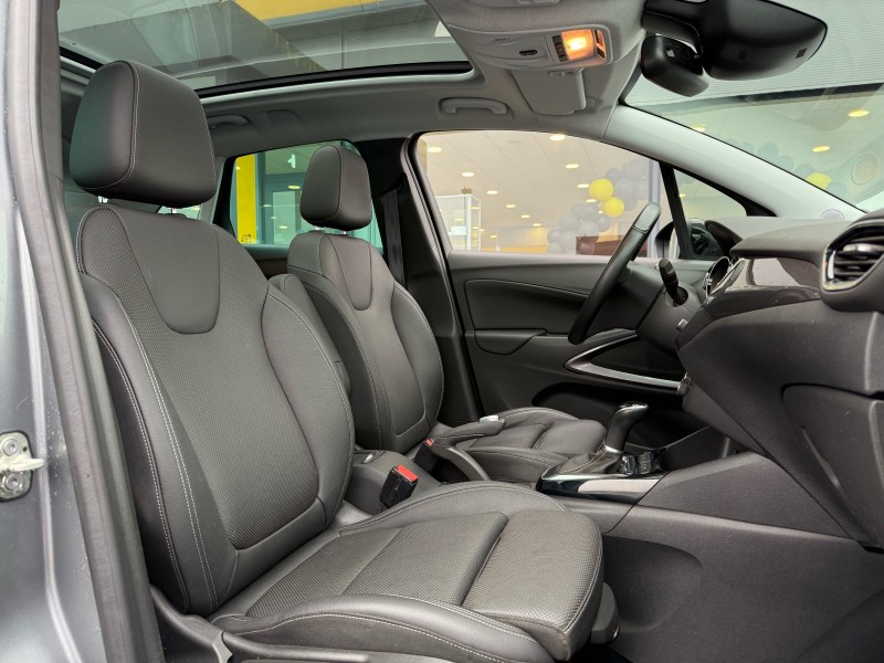 Opel Crossland X Ultimate 1.2 Turbo 110ch BVA6 - Véhicule d’occasion boîte automatique avec toit panoramique et attelage disponible chez Opel à Yvetot